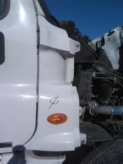 Freightliner Cascadia 125 Right Cowl
