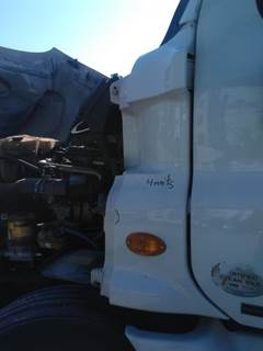 Freightliner Cascadia 125 Left Cowl