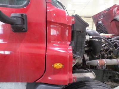 Freightliner Cascadia 125 Right Cowl