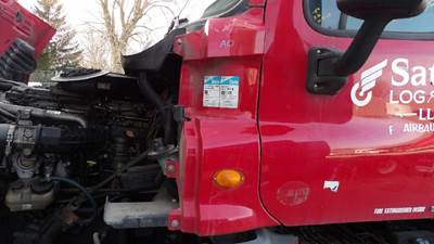 Freightliner Cascadia 125 Left Cowl