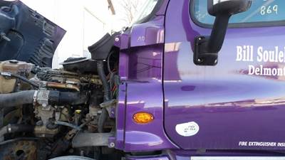 Freightliner Cascadia 125 Left Cowl