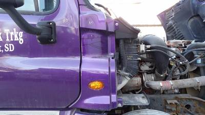 Freightliner Cascadia 125 Right Cowl