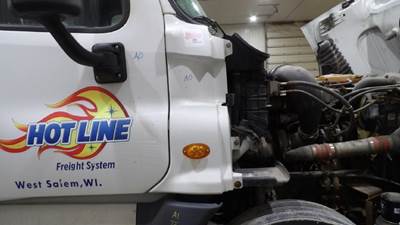Freightliner Cascadia 125 Right Cowl