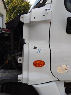 Freightliner Cascadia 125 Left Cowl
