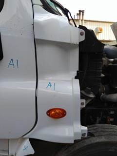 Freightliner Cascadia 125 Right Cowl
