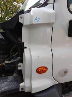 Freightliner Cascadia 125 Left Cowl