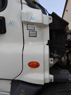 Freightliner Cascadia 125 Right Cowl