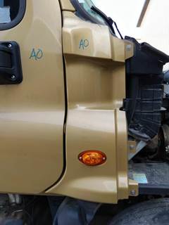 Freightliner Cascadia 125 Right Cowl