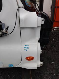 Freightliner Cascadia 125 Right Cowl