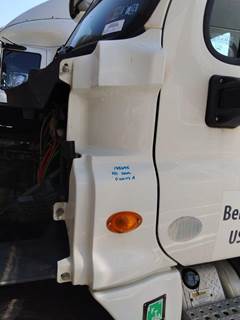 Freightliner Cascadia 125 Left Cowl