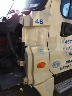 Freightliner Cascadia 125 Left Cowl