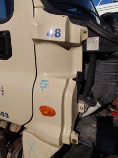 Freightliner Cascadia 125 Right Cowl