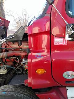 Freightliner Cascadia 125 Left Cowl