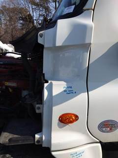 Freightliner Cascadia 125 Left Cowl