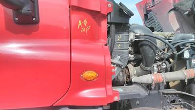 Freightliner Cascadia 125 Right Cowl