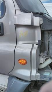 Freightliner Cascadia 125 Right Cowl