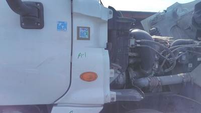 Freightliner Cascadia 125 Right Cowl