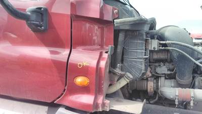 Freightliner Cascadia 125 Right Cowl