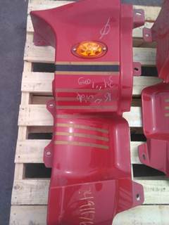 Freightliner Cascadia 125 Left Cowl