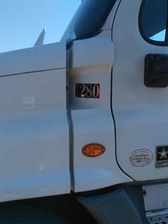 Freightliner Cascadia 125 Left Cowl