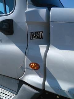 Freightliner Cascadia 125 Right Cowl