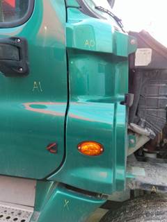 Freightliner Cascadia 125 Right Cowl
