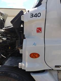 Freightliner Cascadia 125 Left Cowl
