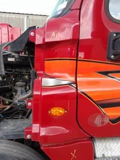 Freightliner Cascadia 125 Left Cowl