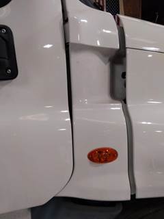 Freightliner Cascadia 125 Right Cowl