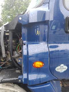 Freightliner Cascadia 125 Left Cowl