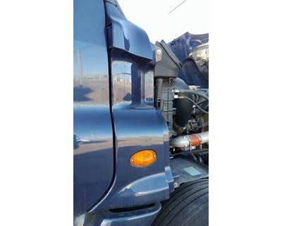 Freightliner Cascadia 125 Right Cowl