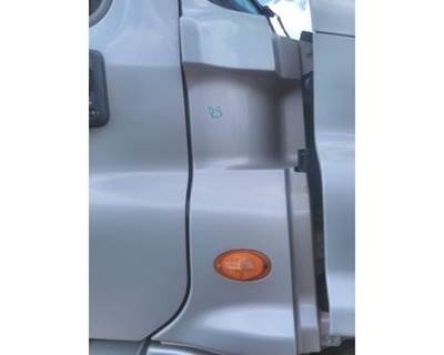 Freightliner Cascadia 125 Right Cowl