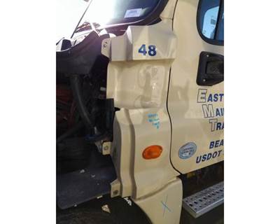 Freightliner Cascadia 125 Left Cowl