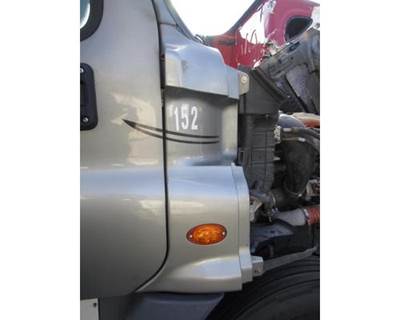Freightliner Cascadia 125 Right Cowl