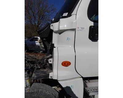 Freightliner Cascadia 125 Left Cowl