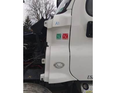 Freightliner Cascadia 125 Left Cowl