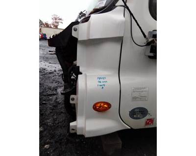 Freightliner Cascadia 125 Left Cowl