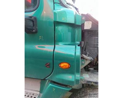 Freightliner Cascadia 125 Right Cowl