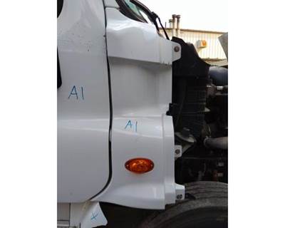Freightliner Cascadia 125 Right Cowl