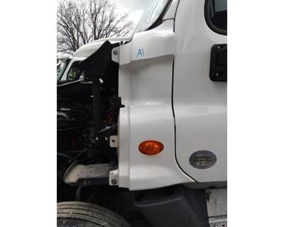 Freightliner Cascadia 125 Left Cowl