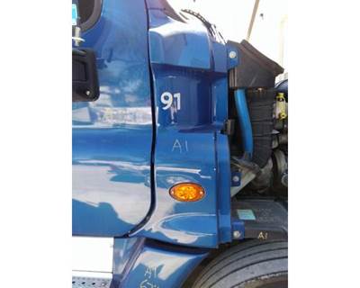 Freightliner Cascadia 125 Right Cowl