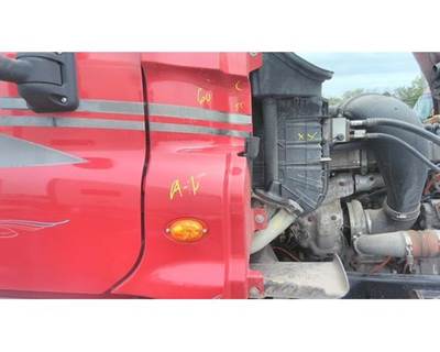 Freightliner Cascadia 125 Right Cowl