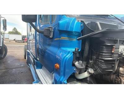 Freightliner Cascadia 125 Right Cowl