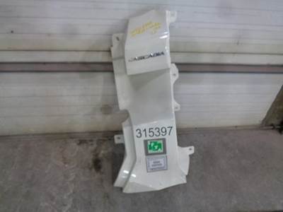 Freightliner Cascadia 126 Cowl