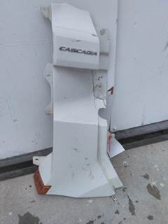 Freightliner Cascadia 126 Right Cowl