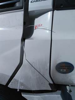 Freightliner Cascadia 126 Left Cowl