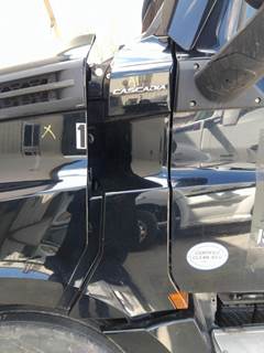 Freightliner Cascadia 126 Left Cowl