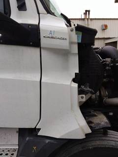 Freightliner Cascadia 126 Right Cowl