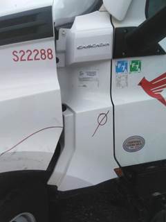 Freightliner Cascadia 126 Left Cowl