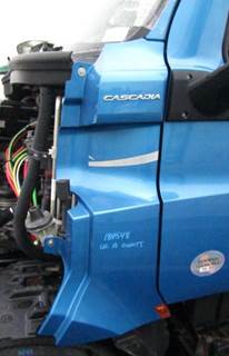 Freightliner Cascadia 126 Left Cowl
